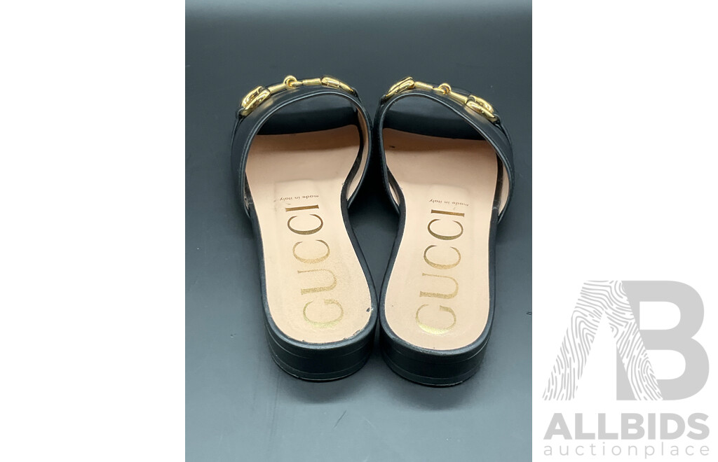 Horsebit Leather Slide Sandals in Black with Gold-toned Hardware Branded GUCCI