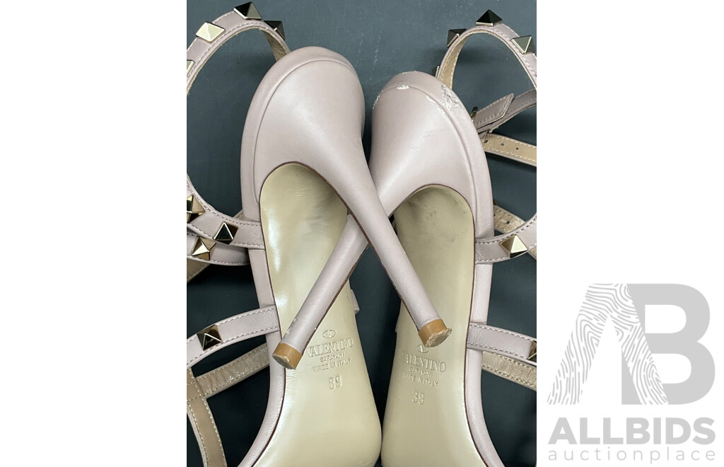 Rockstud Leather Sandals in the ''Poudre'' Branded VALENTINO GARAVANI