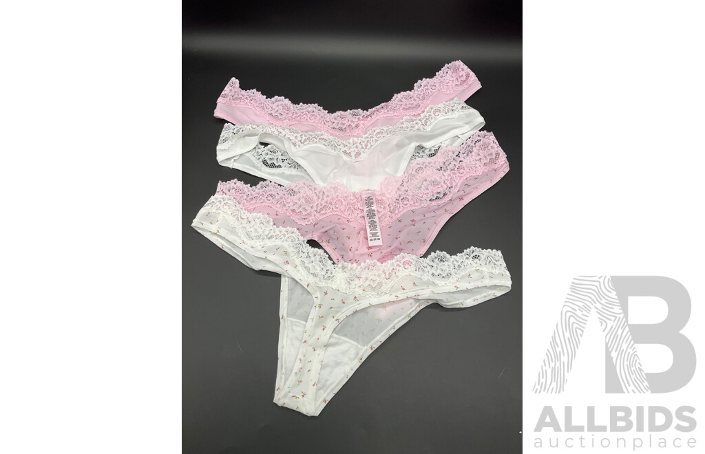 SKIMS Dipped Thongs 4pack and Lace Scoop Bralette 2pack - Lot of 2