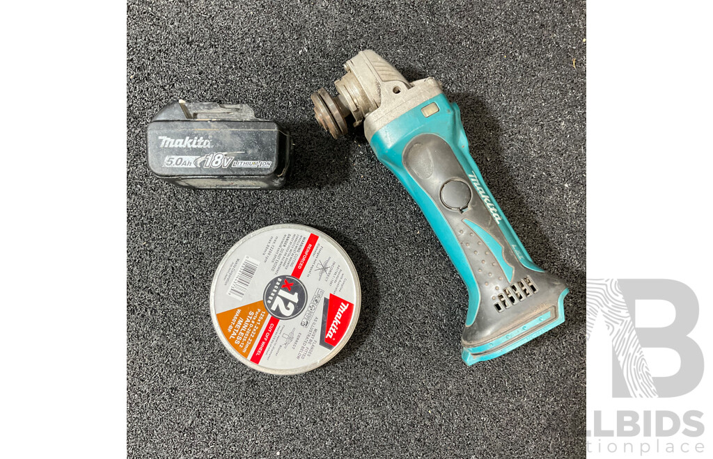 MAKITA 18V Angle Grinder (DGA452), MAKITA Cut Disc and 5.0Ah Battery -  Lot of 3