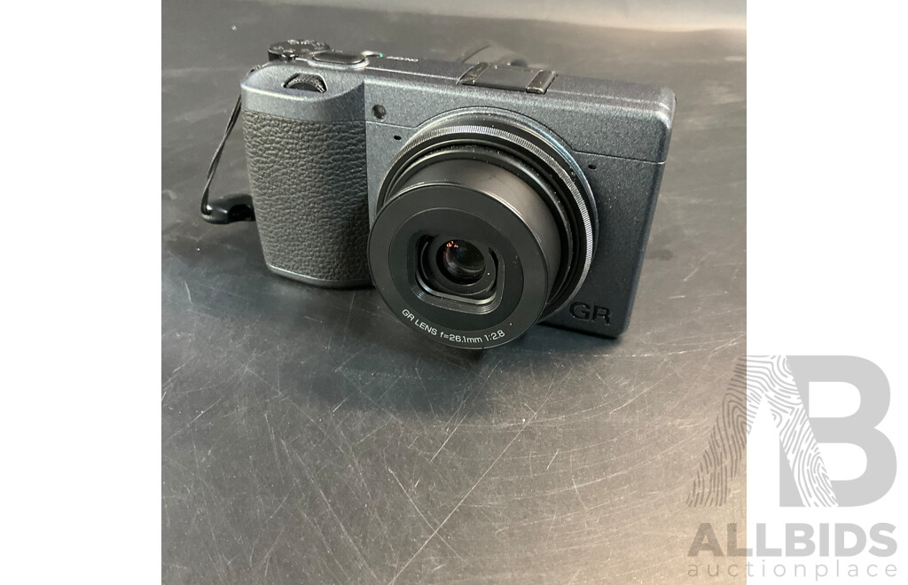 RICOH GRIIIx Camera with 4 Batteries and Battries Storage Bag