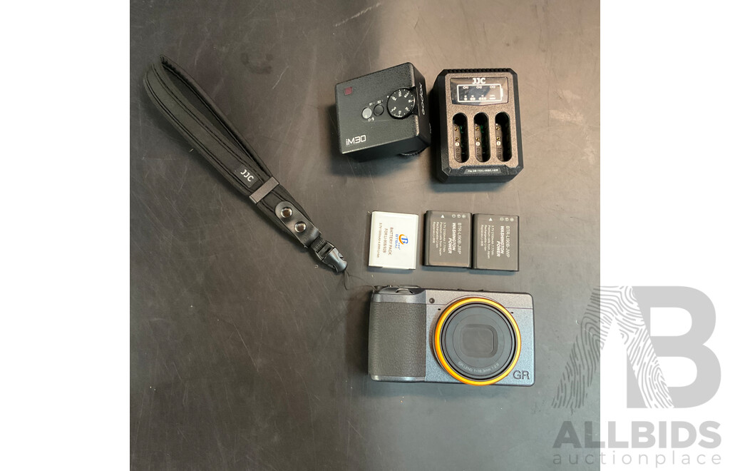 RICOH GRIII Camera  & Godox IM30 Mini Flash with 4 Batteries and JJC Charger