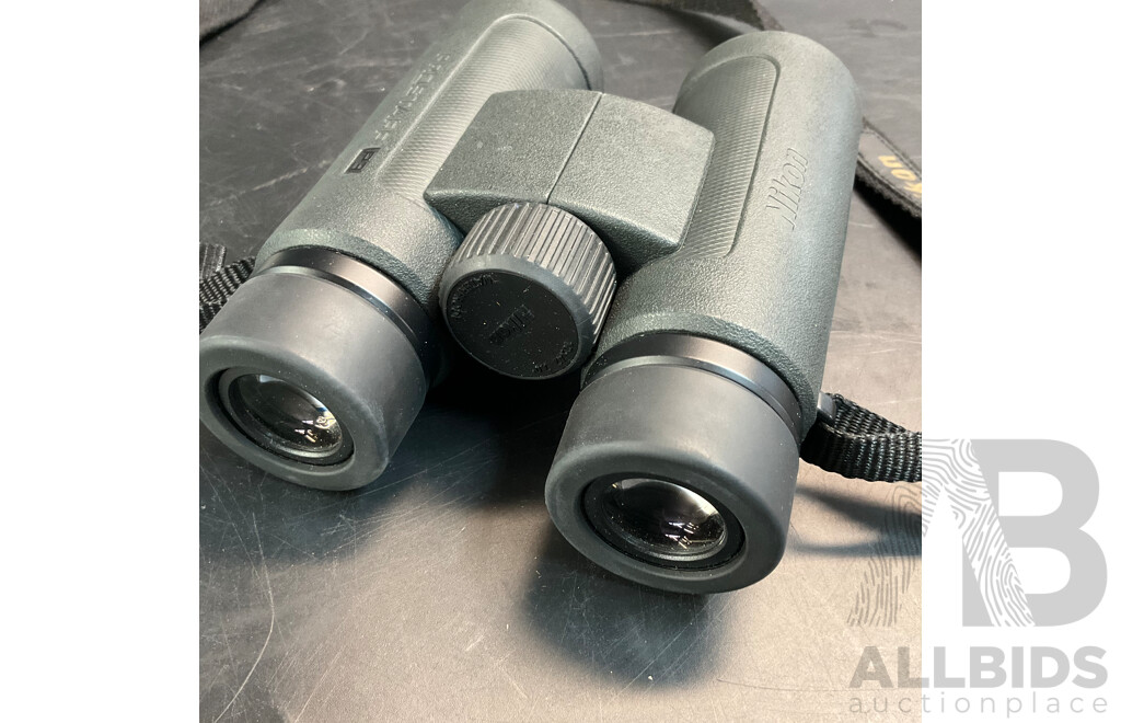 Nikon Prostaff P3 10x42 Binoculars
