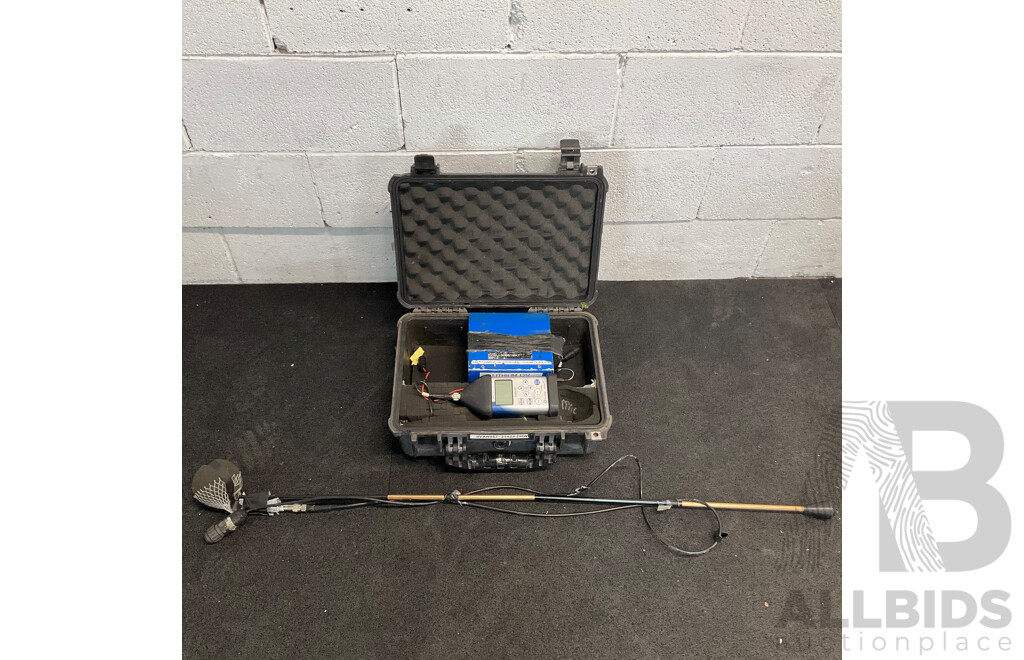 SVANTEK SVAN957 Sound & Vibration Analyser with Carry Case