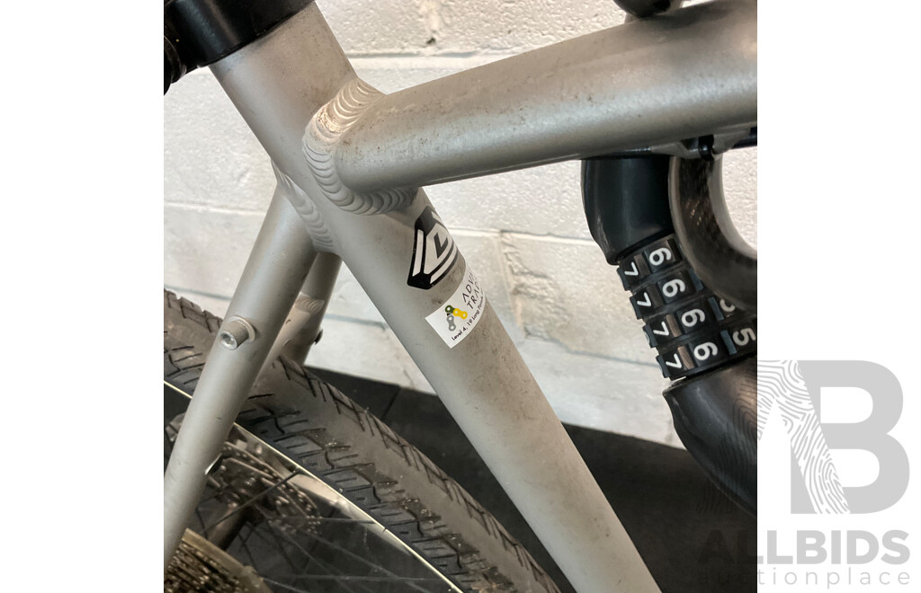 Merida Crossway 20 Bike - Size L - Silver