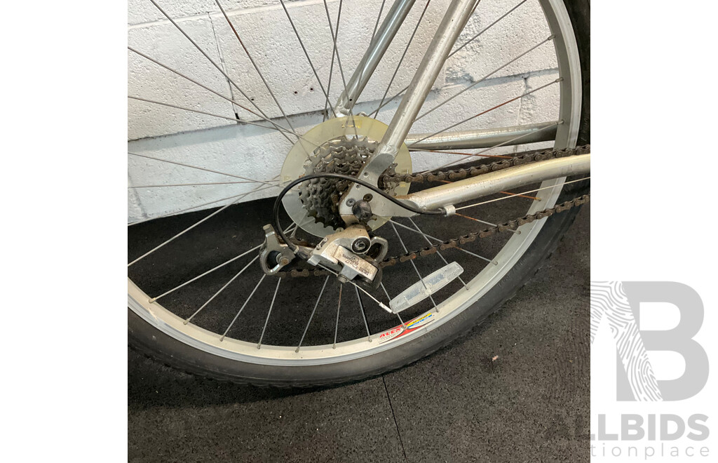 Marin Bobcat Trail Ovation Bike