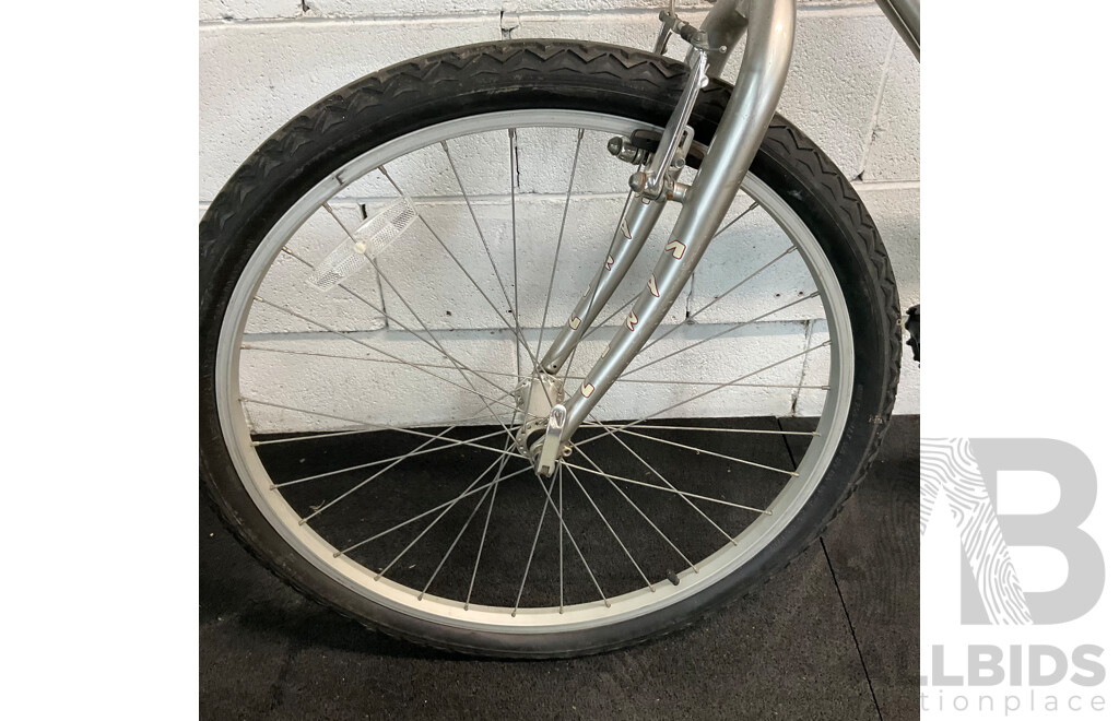 Marin Bobcat Trail Ovation Bike