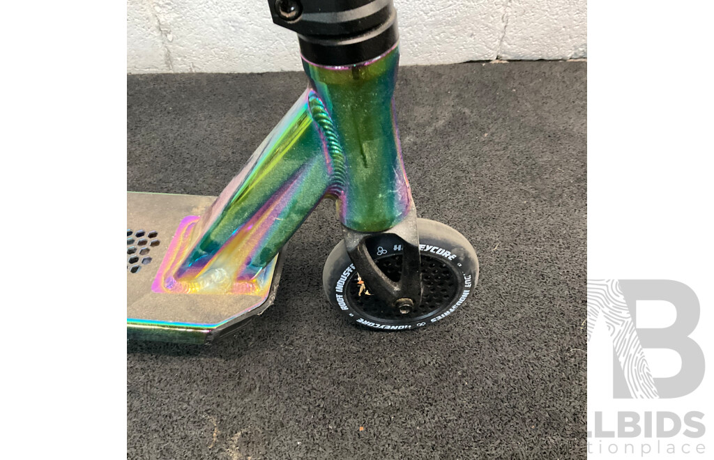 Root Invictus Scooter