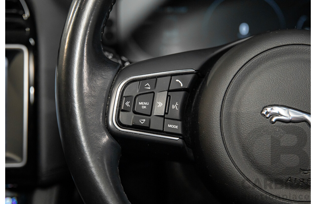 02/2017 Jaguar F-Pace 30d Portfolio (AWD) MY17 4d Wagon Glacier White Turbo Diesel V6 3.0L