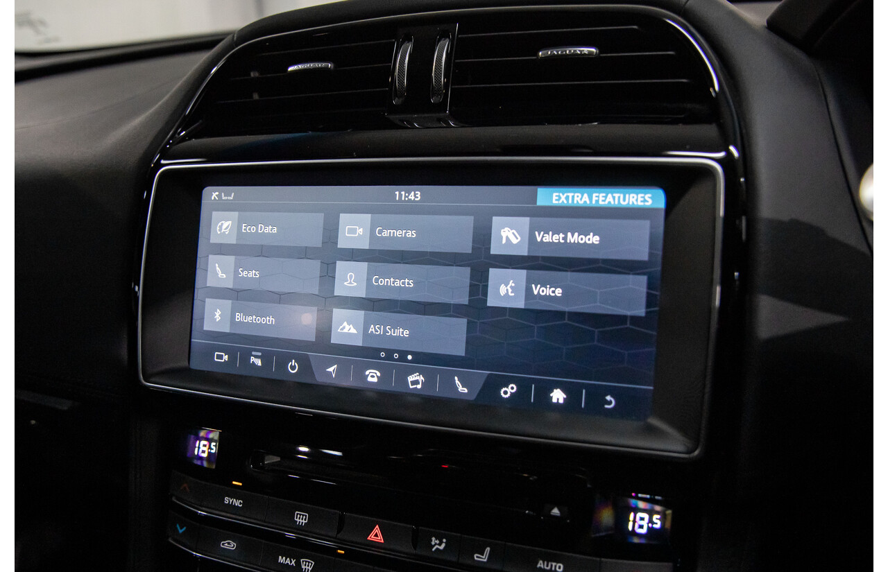 02/2017 Jaguar F-Pace 30d Portfolio (AWD) MY17 4d Wagon Glacier White Turbo Diesel V6 3.0L