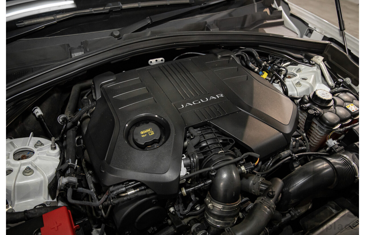 02/2017 Jaguar F-Pace 30d Portfolio (AWD) MY17 4d Wagon Glacier White Turbo Diesel V6 3.0L