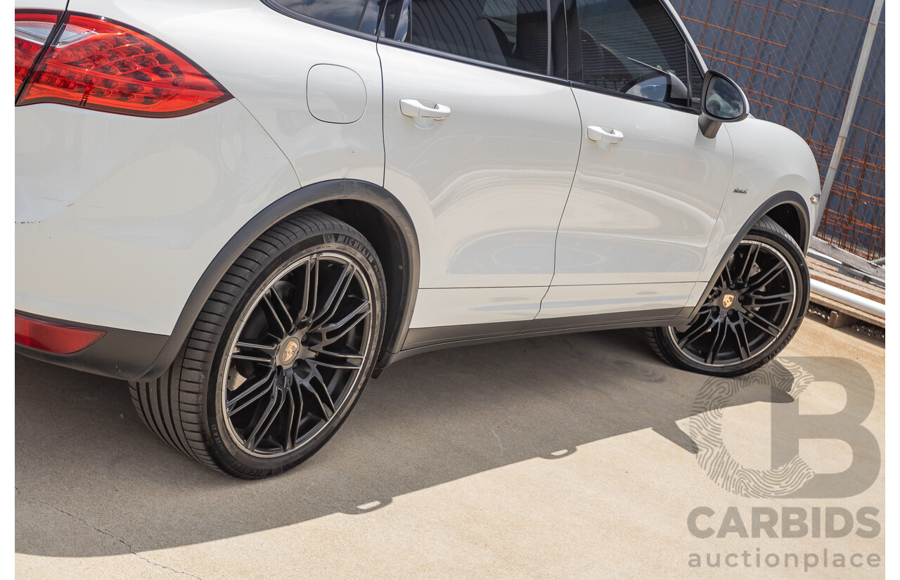 1/2014 Porsche Cayenne S (AWD) MY14 4D Wagon White Twin Turbo Diesel V8 4.1L