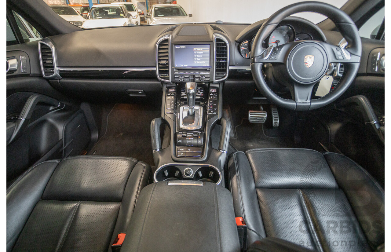 1/2014 Porsche Cayenne S (AWD) MY14 4D Wagon White Twin Turbo Diesel V8 4.1L