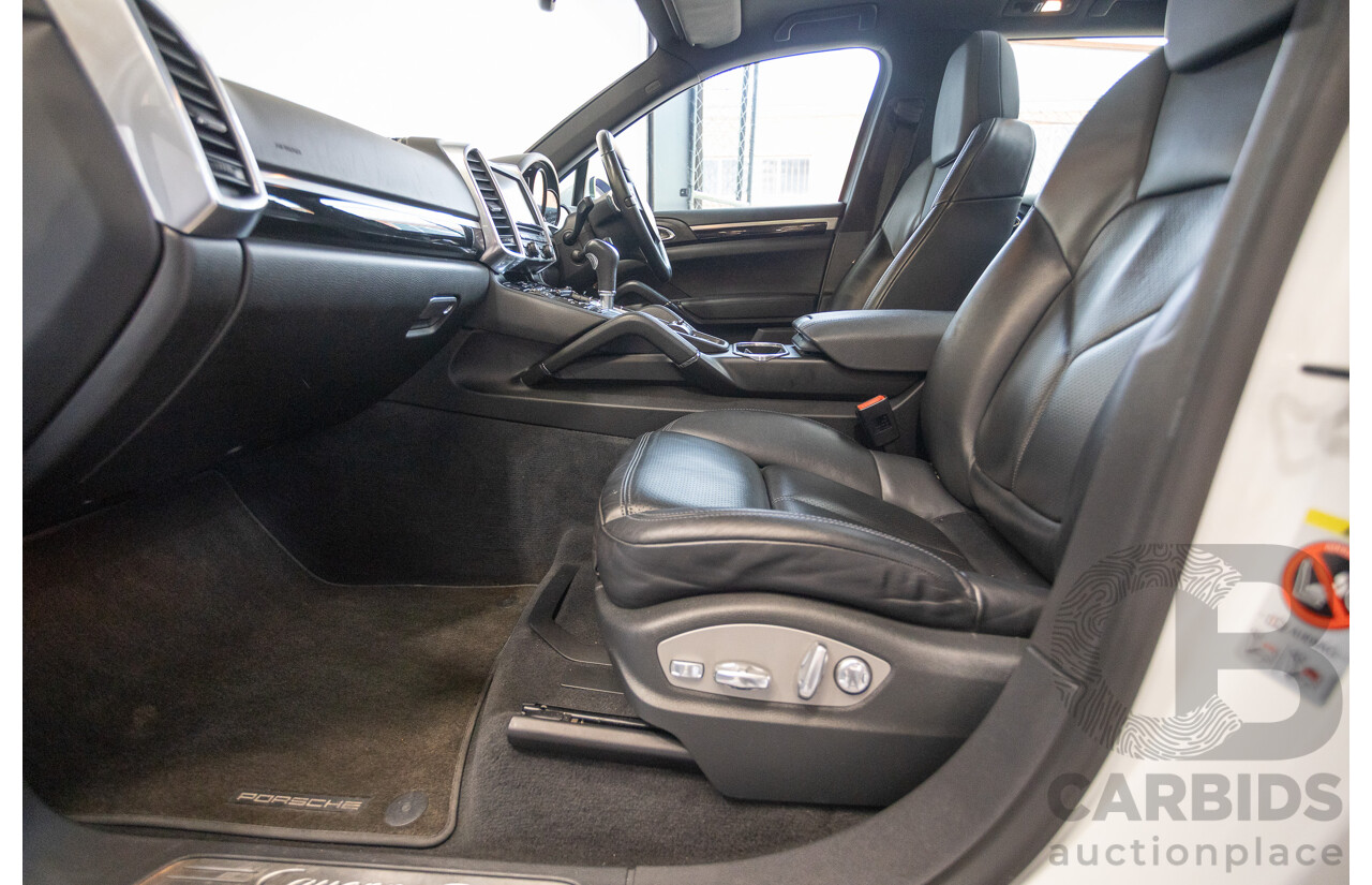 1/2014 Porsche Cayenne S (AWD) MY14 4D Wagon White Twin Turbo Diesel V8 4.1L