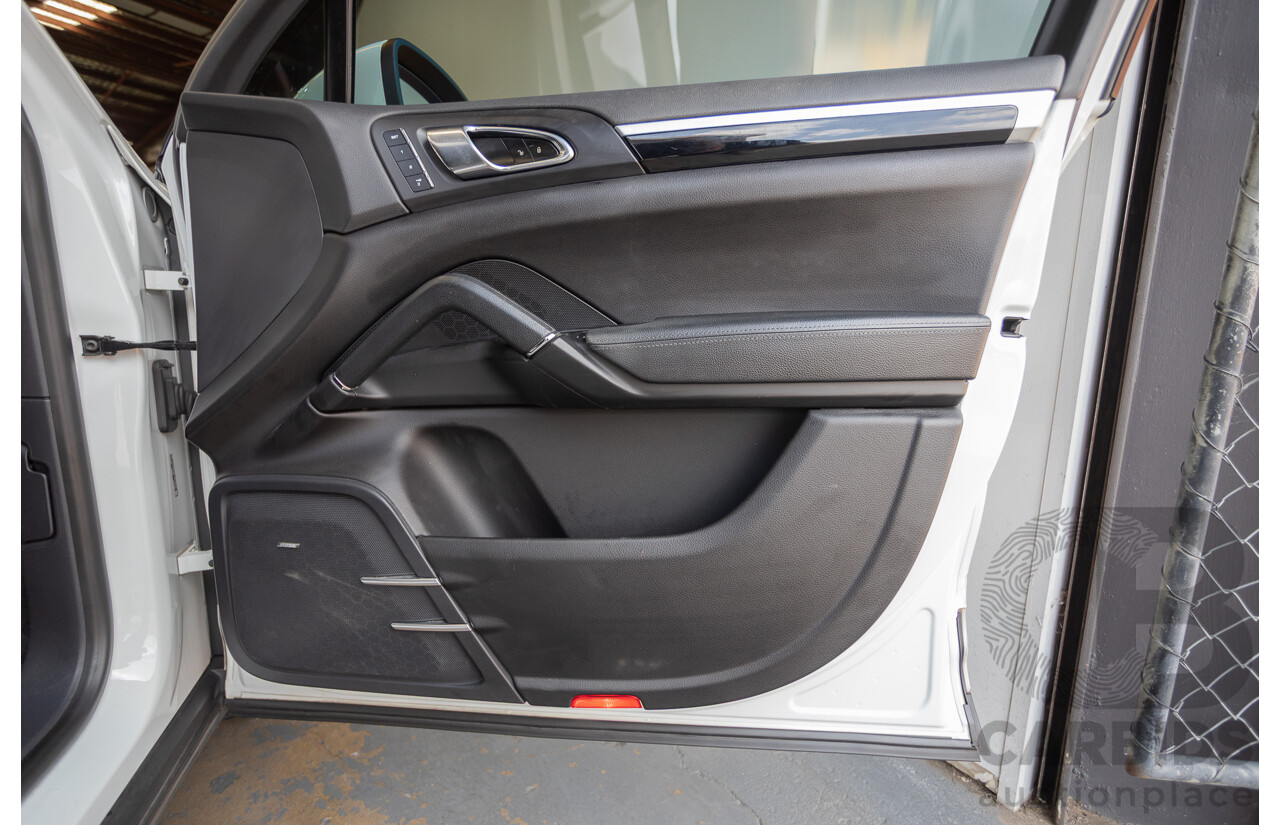 1/2014 Porsche Cayenne S (AWD) MY14 4D Wagon White Twin Turbo Diesel V8 4.1L