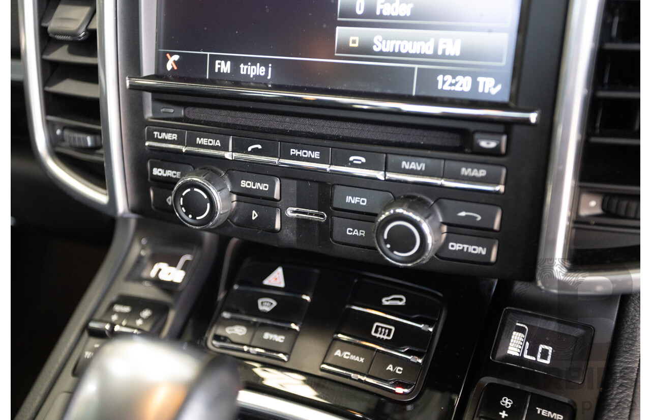 1/2014 Porsche Cayenne S (AWD) MY14 4D Wagon White Twin Turbo Diesel V8 4.1L