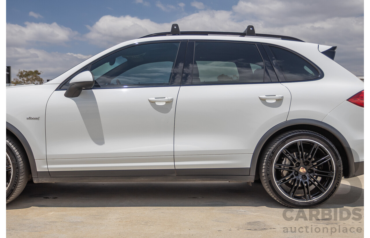 1/2014 Porsche Cayenne S (AWD) MY14 4D Wagon White Twin Turbo Diesel V8 4.1L