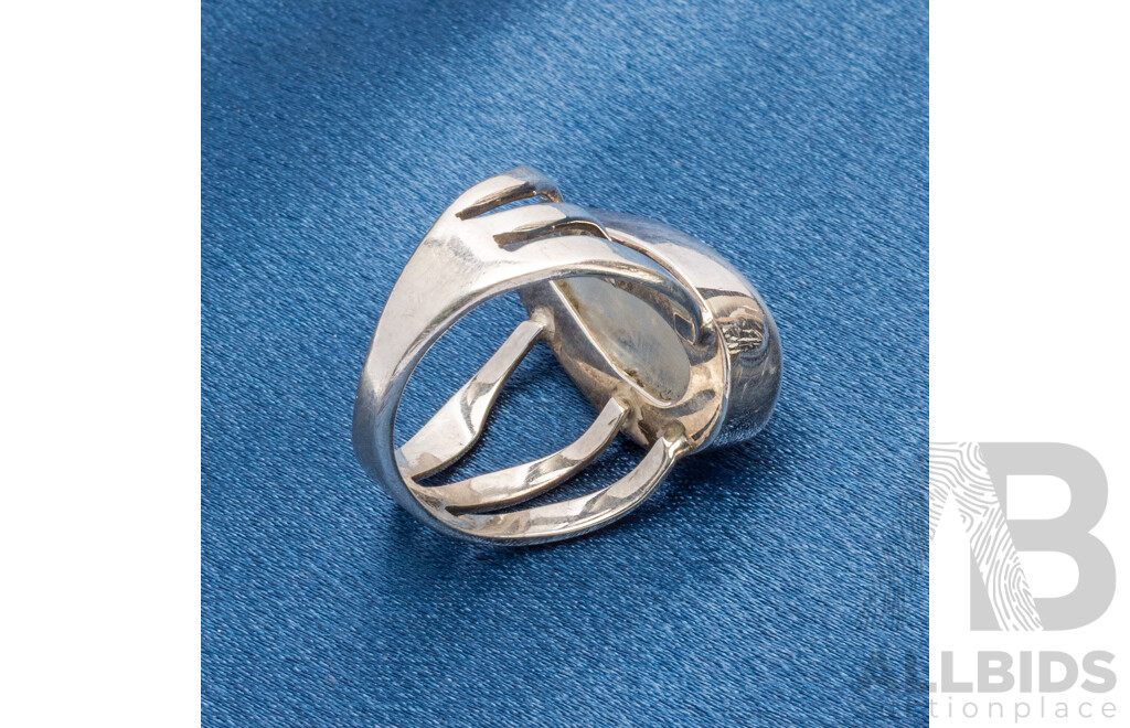 925 Sterling Silver Ring with Pear Moonstone - Size P