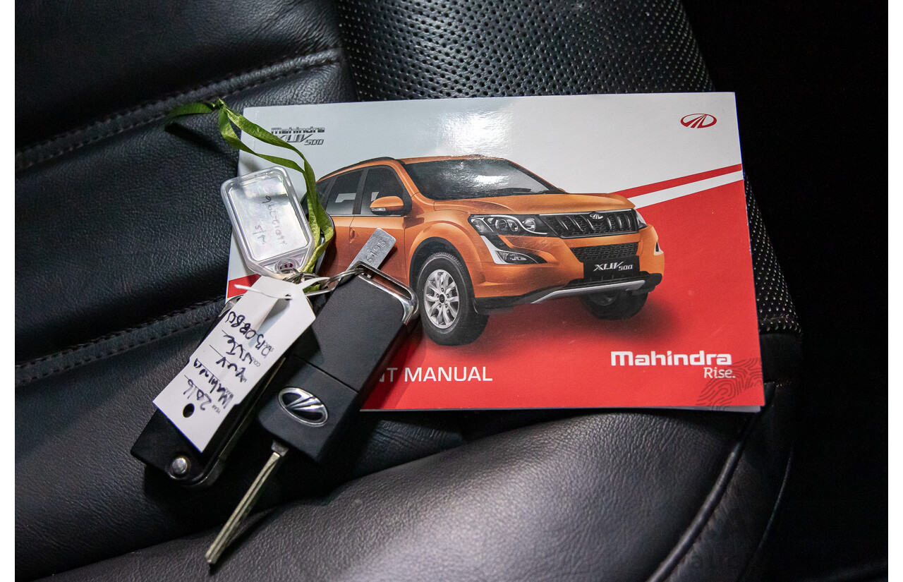 10/2016 Mahindra XUV500 (FWD) MY16 4d Wagon Diamond White Turbo Diesel 2.2L