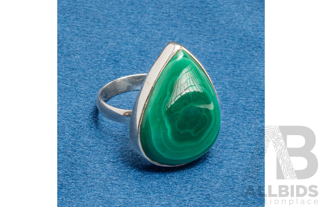 925 Sterling Silver Ring with Malachite Cabochon - Size V