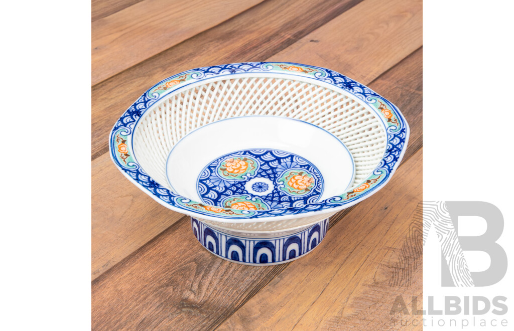 Japanese Arita Imari Hand Made Porcelain Lattice Bowl