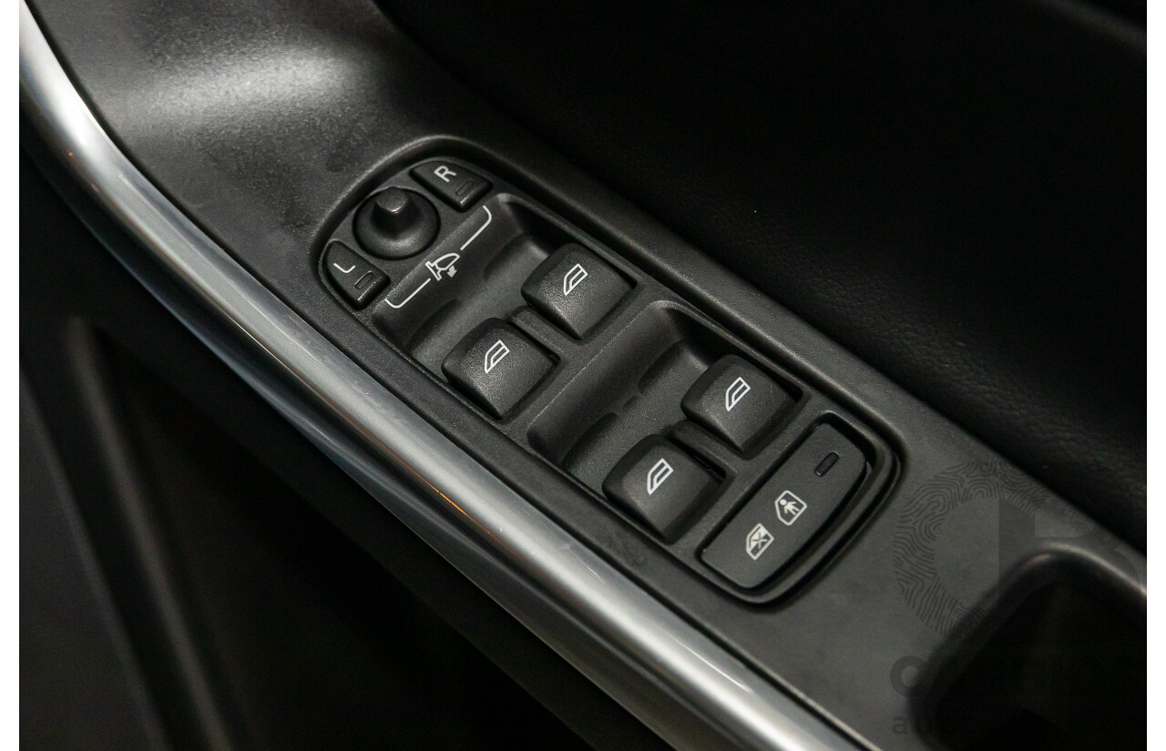 11/2012 Volvo XC60 3.2 Teknik DZ MY12 4d Wagon Mystic Silver Metallic V6 3.2L