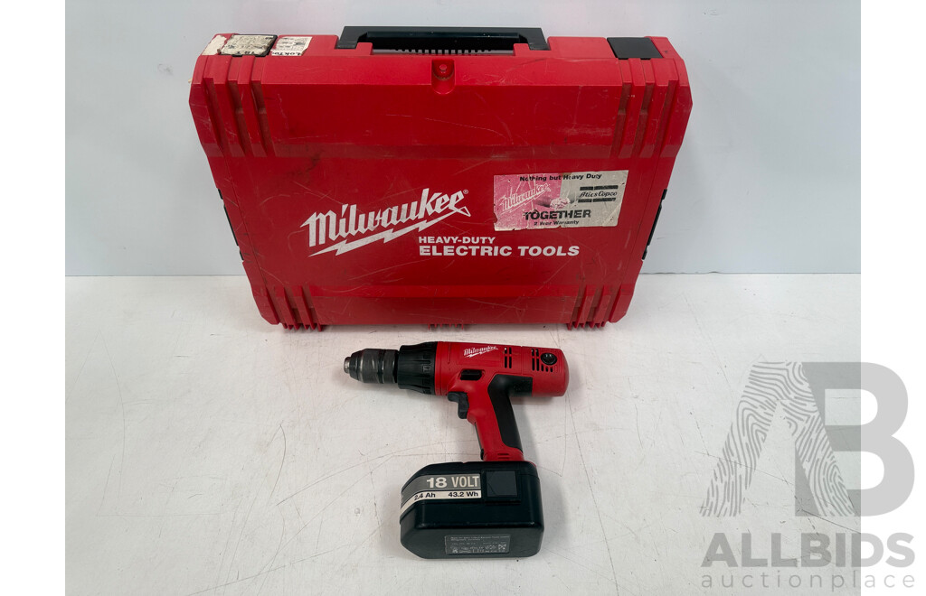 Milwaukee 18V Impact Driver Kit