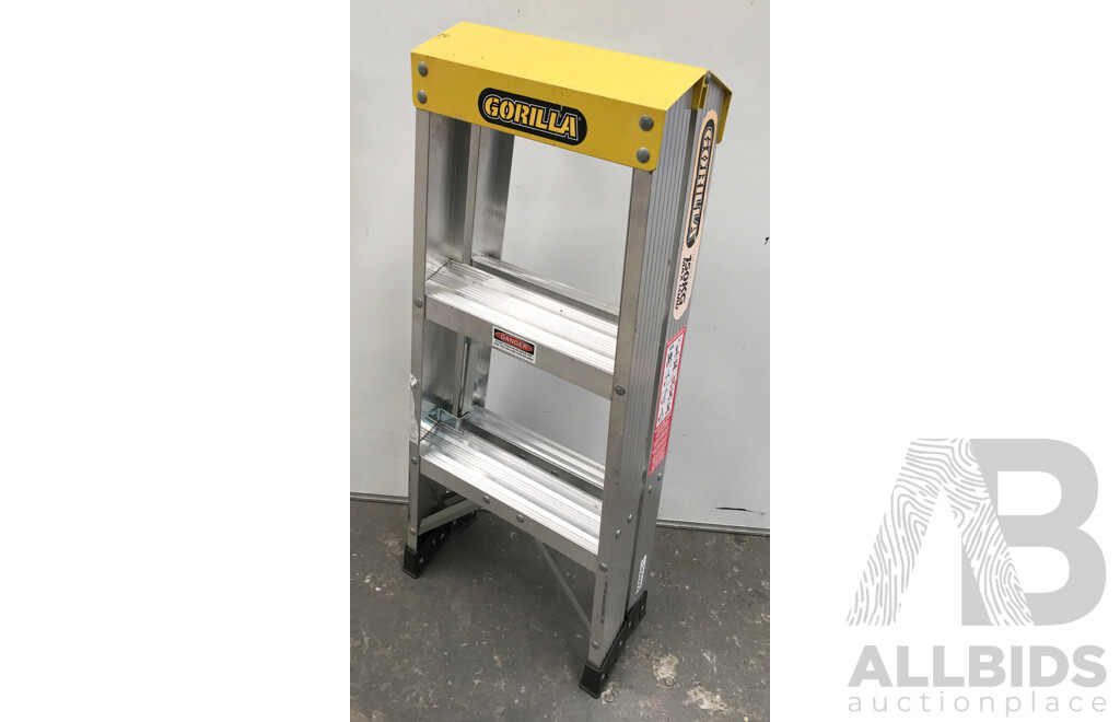 Gorilla (SM003-I) Industrial Double Sided Step Ladder
