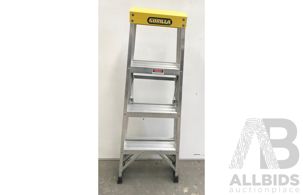 Gorilla (SM004-I) 4 Step Double Sided 150kg Ladder