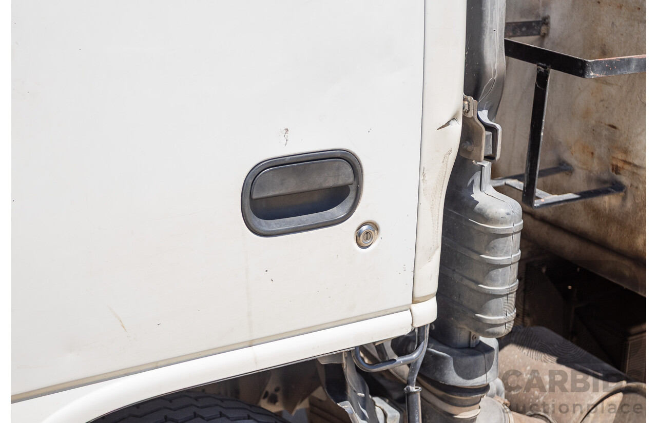 06/1994 Isuzu NPR400 Medium Tray Top Truck 4x2 White Diesel 4.3L