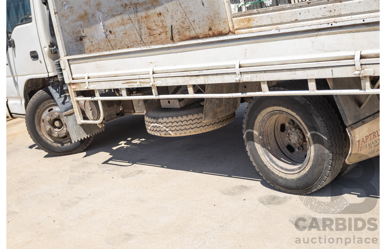 06/1994 Isuzu NPR400 Medium Tray Top Truck 4x2 White Diesel 4.3L