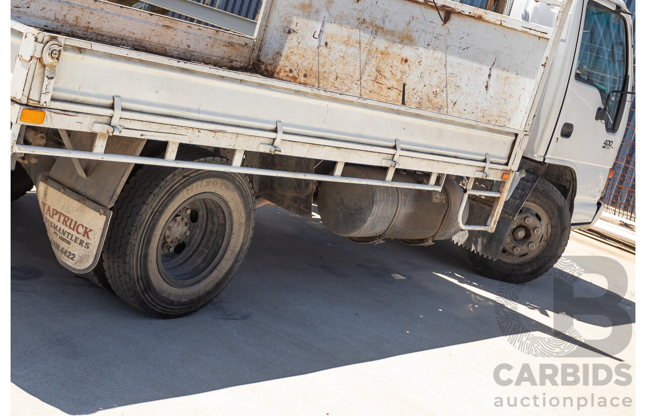 06/1994 Isuzu NPR400 Medium Tray Top Truck 4x2 White Diesel 4.3L