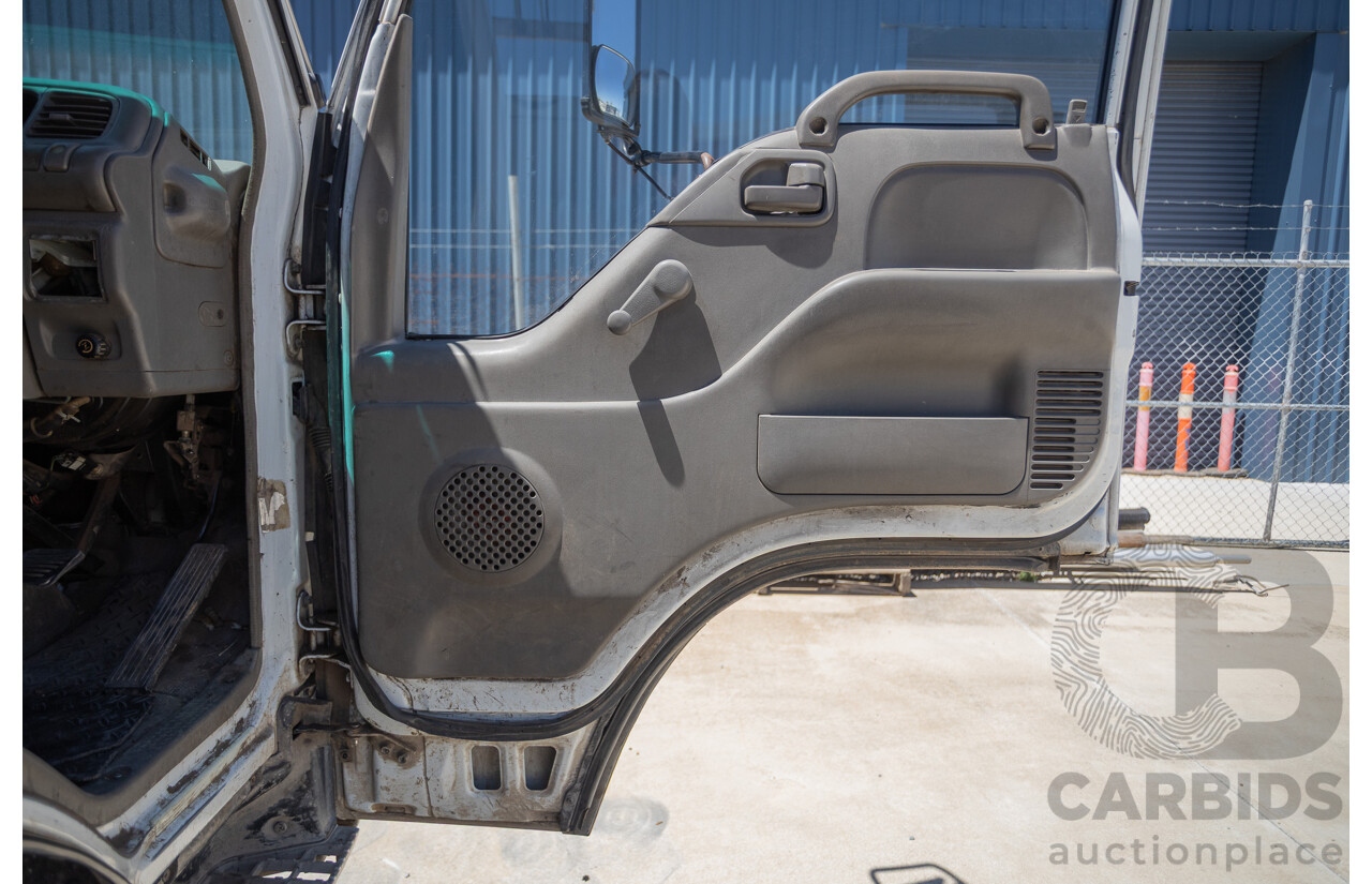 06/1994 Isuzu NPR400 Medium Tray Top Truck 4x2 White Diesel 4.3L