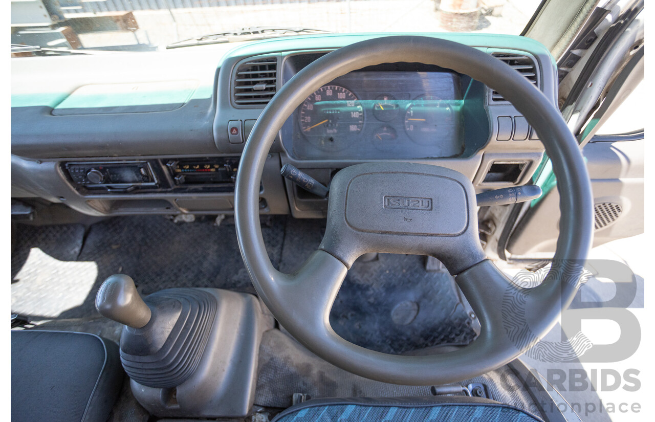 06/1994 Isuzu NPR400 Medium Tray Top Truck 4x2 White Diesel 4.3L