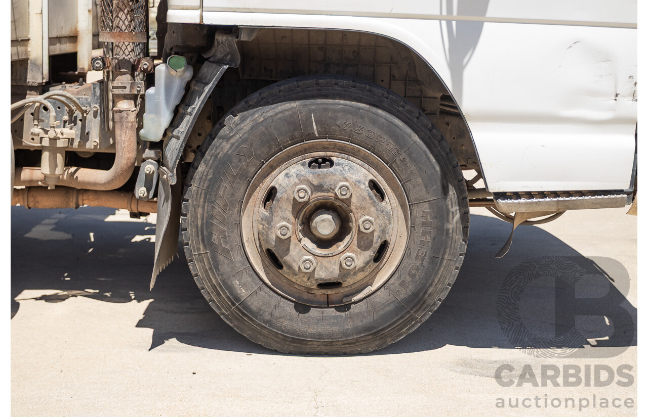 06/1994 Isuzu NPR400 Medium Tray Top Truck 4x2 White Diesel 4.3L