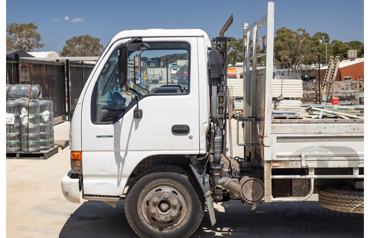 06/1994 Isuzu NPR400 Medium Tray Top Truck 4x2 White Diesel 4.3L