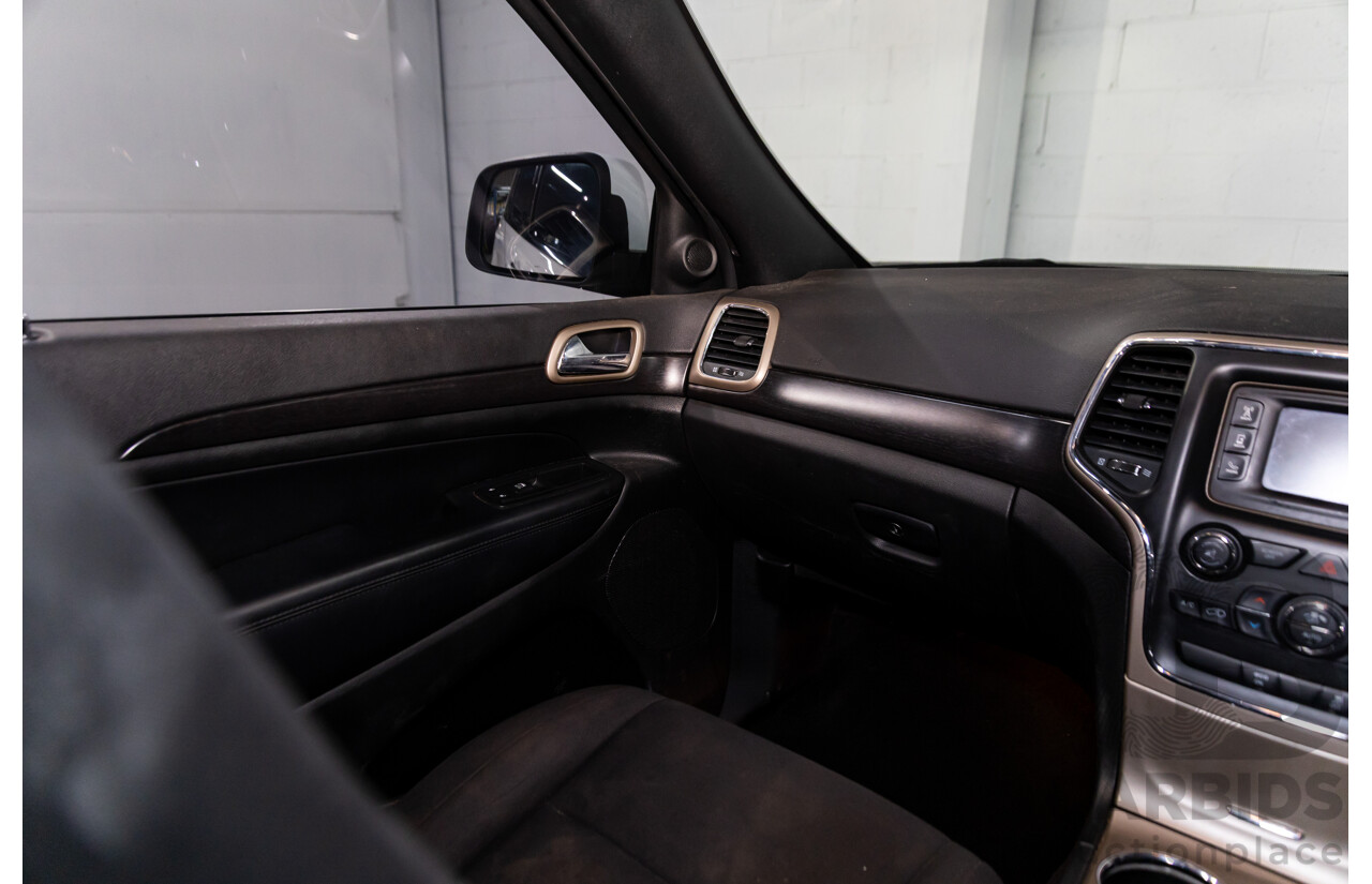 10/2014 Jeep Grand Cherokee Laredo (4x2) WK MY14 4d Wagon Bright White V6 3.6L