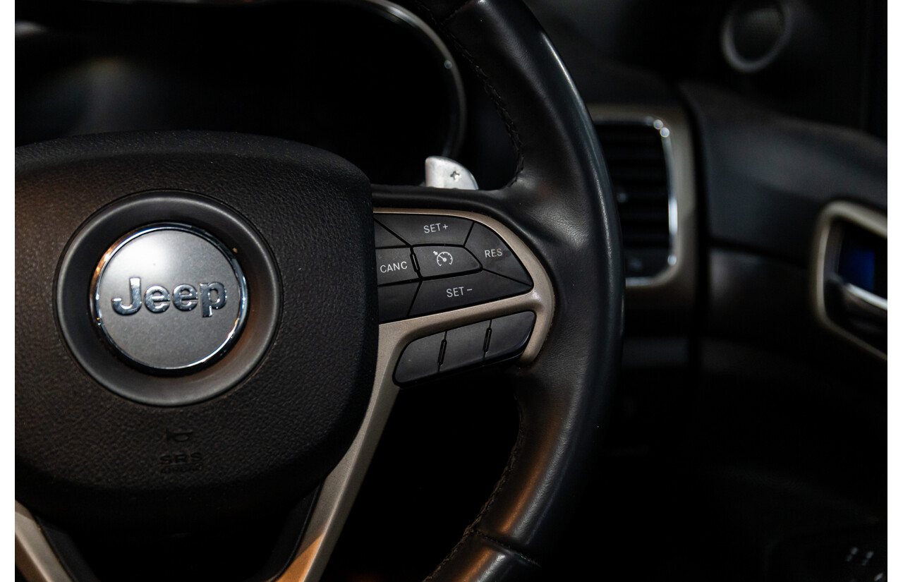 10/2014 Jeep Grand Cherokee Laredo (4x2) WK MY14 4d Wagon Bright White V6 3.6L