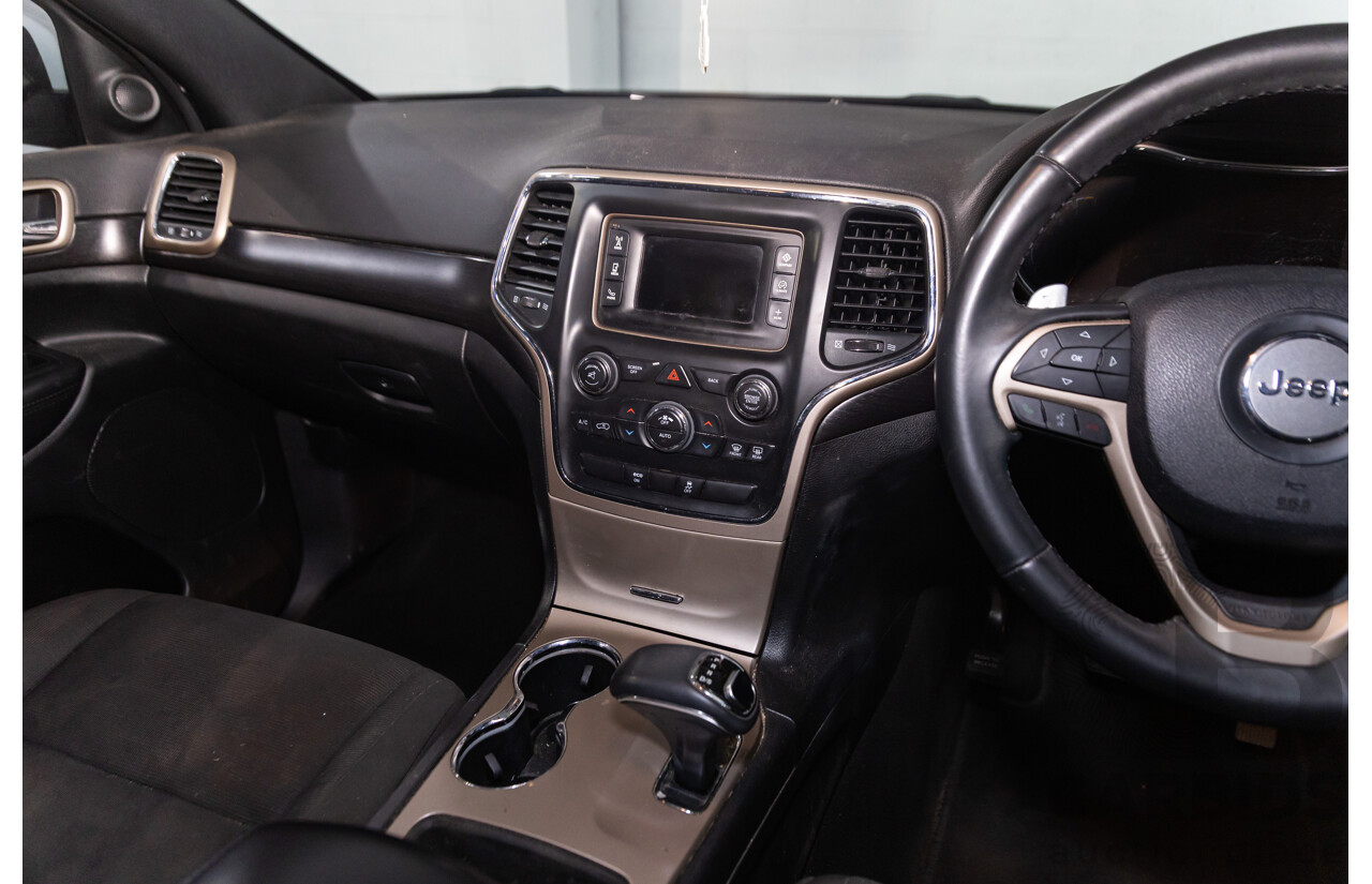 10/2014 Jeep Grand Cherokee Laredo (4x2) WK MY14 4d Wagon Bright White V6 3.6L