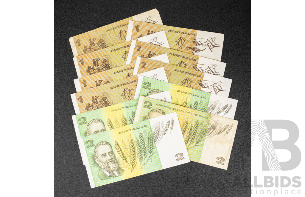 Australian Banknotes Including Two Dollars 1985 Johnston/Fraser Consecutive LHV 432417 - LHV 432418 1972 Phillips/Wheeler, One Dollars, Six 1982 Johnston/Stone, 1979 Knight/Stone