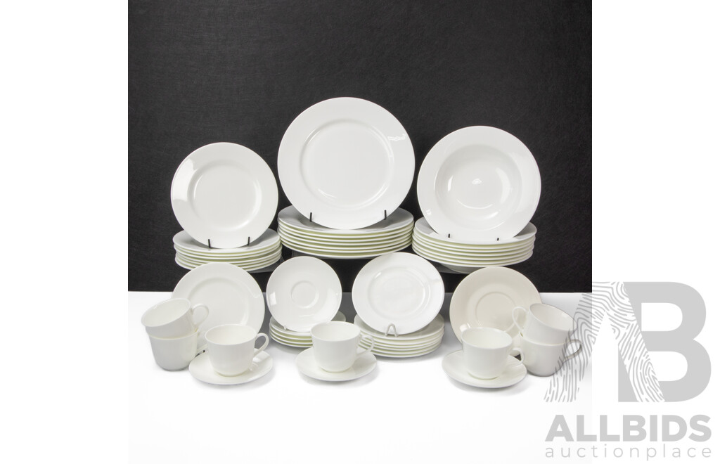 Royal Doulton Signature Pattern Forty Seven Piece Fine Bone China Dining Set
