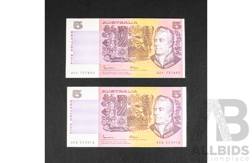 Two Australian 1985 Five Dollar Notes, Johnston/Fraser R209a