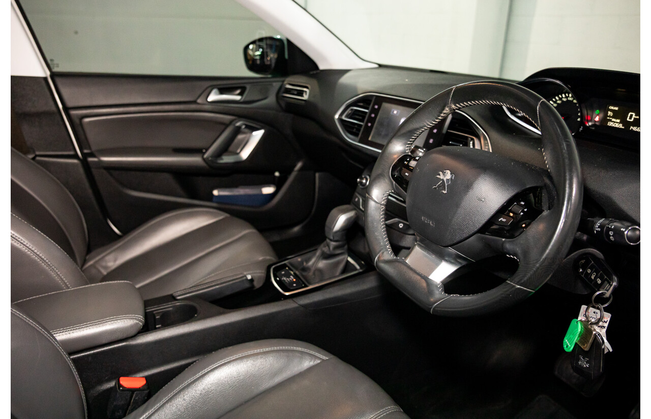 10/2014 Peugeot 308 Active T9 5d Hatchback Bianca White Turbo 1.2L