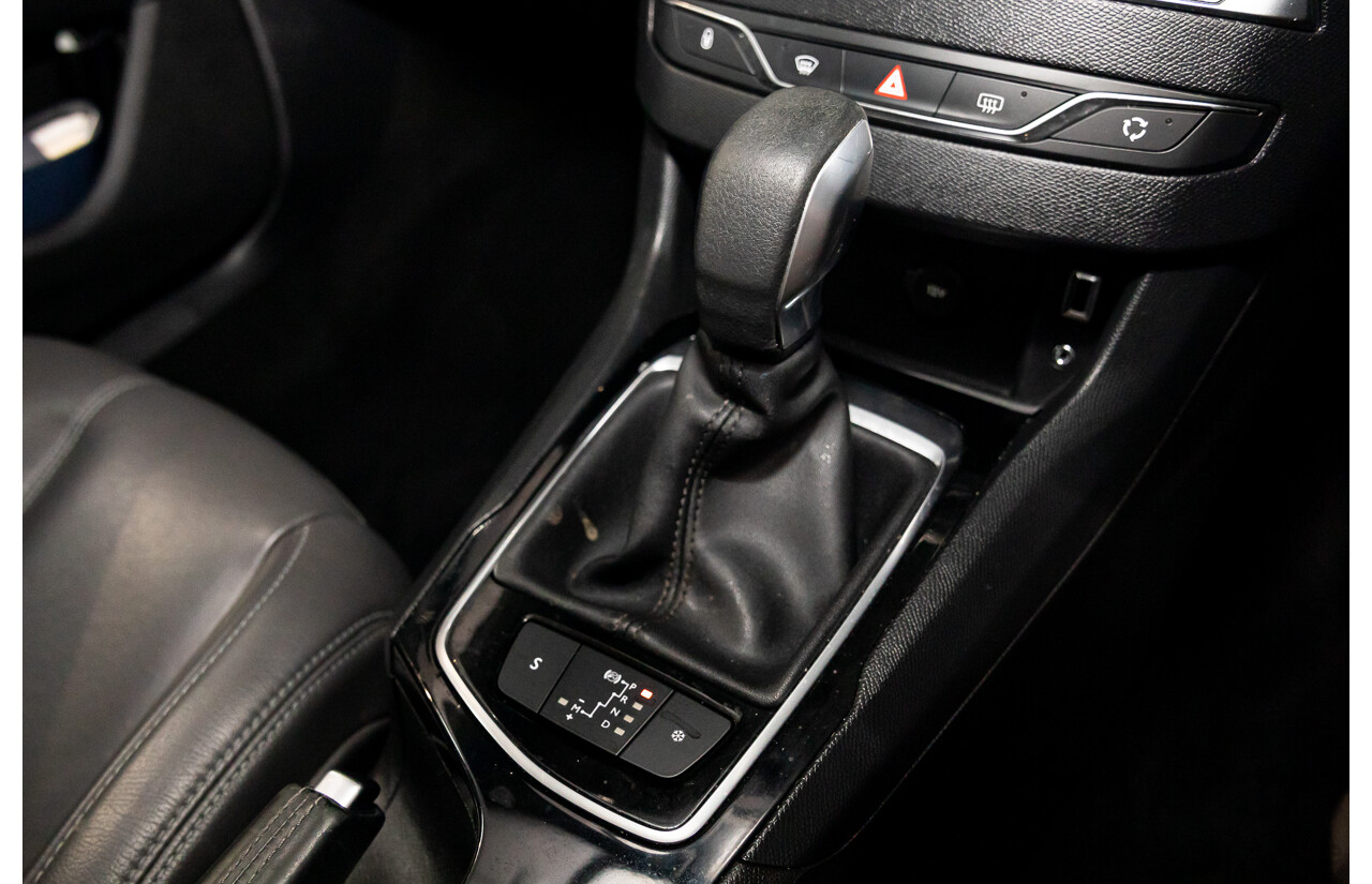 10/2014 Peugeot 308 Active T9 5d Hatchback Bianca White Turbo 1.2L