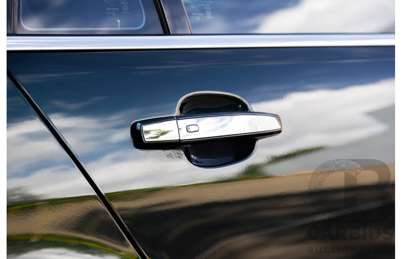 04/2017 Holden Calais V (RWD) VF II MY17 4d Sportwagon Regal Peacock Metallic V8 6.2L