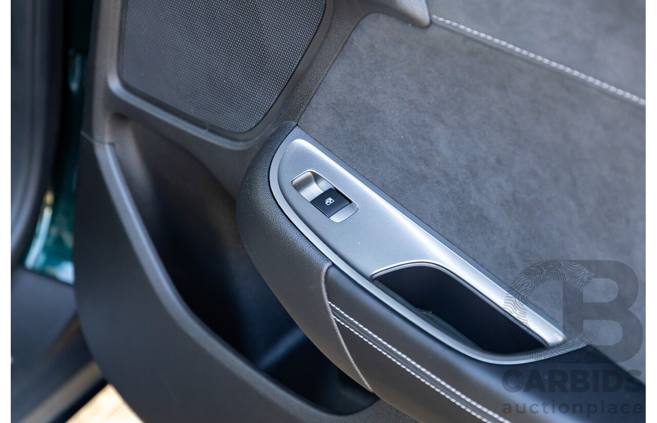 04/2017 Holden Calais V (RWD) VF II MY17 4d Sportwagon Regal Peacock Metallic V8 6.2L