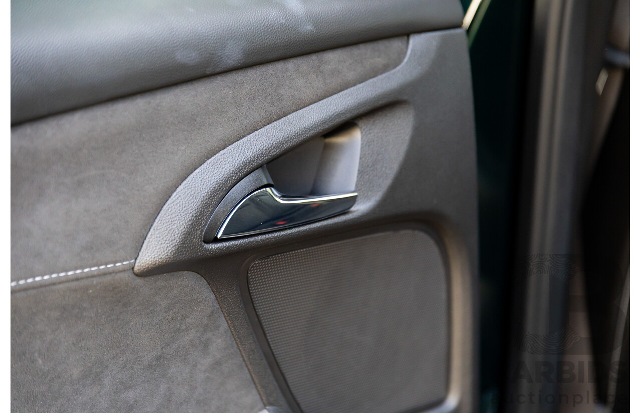 04/2017 Holden Calais V (RWD) VF II MY17 4d Sportwagon Regal Peacock Metallic V8 6.2L