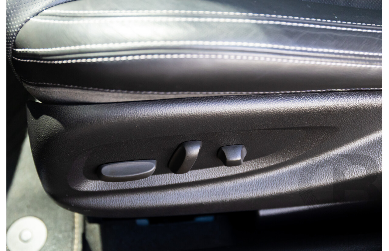 04/2017 Holden Calais V (RWD) VF II MY17 4d Sportwagon Regal Peacock Metallic V8 6.2L