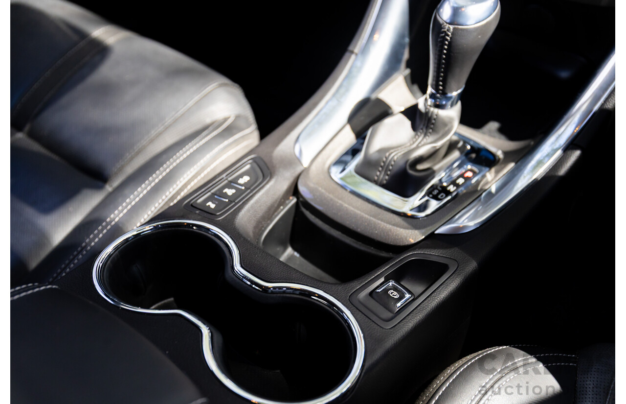 04/2017 Holden Calais V (RWD) VF II MY17 4d Sportwagon Regal Peacock Metallic V8 6.2L