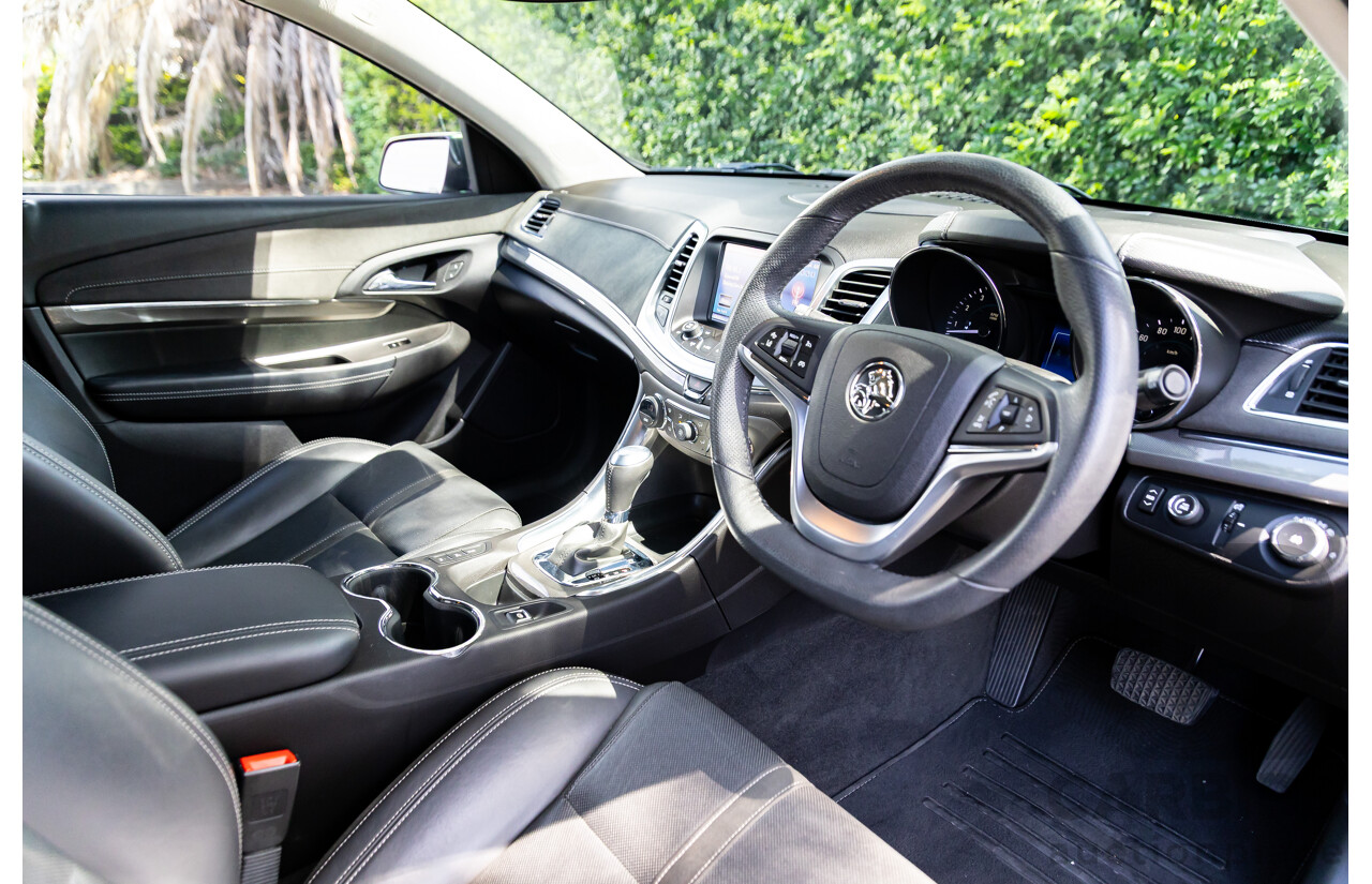 04/2017 Holden Calais V (RWD) VF II MY17 4d Sportwagon Regal Peacock Metallic V8 6.2L